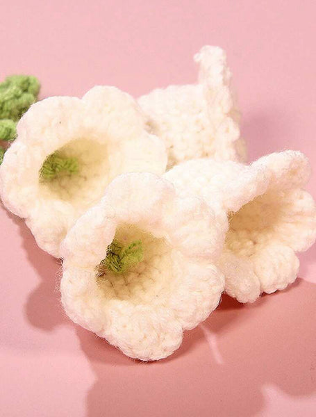 KNITTED FLOWER CHARM